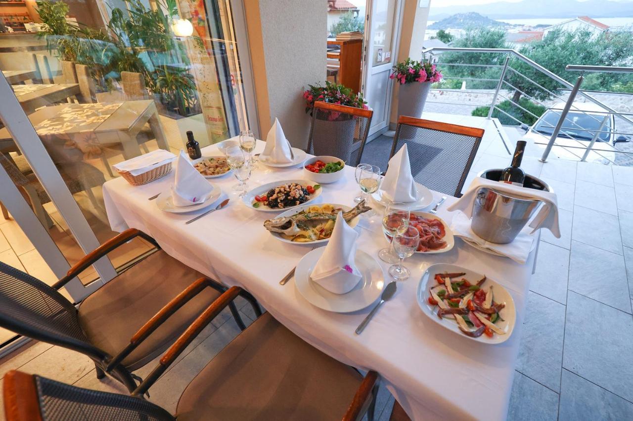 Hotel Murter Kültér fotó